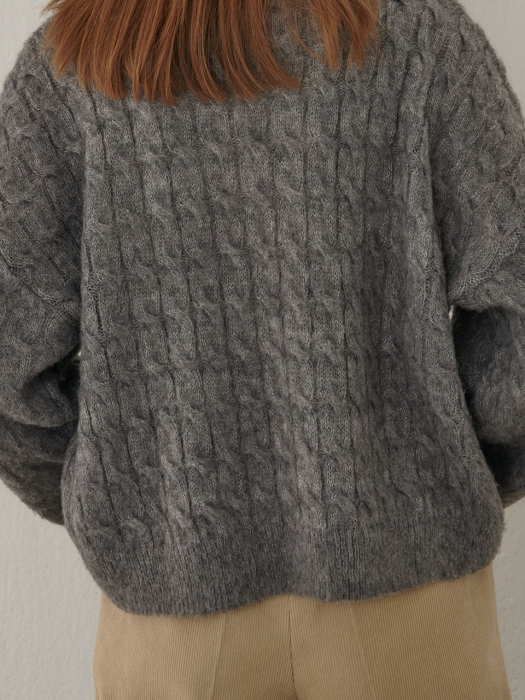 WOOL ROUND CABLE KNIT GREY
