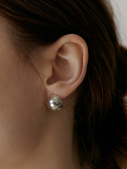 volume round earring (medium)