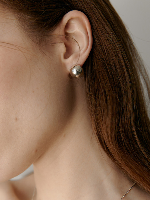 volume round earring (medium)