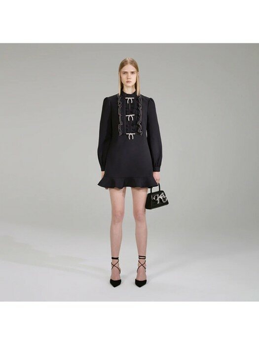 블랙 크레이프 러플 빕 미니 드레스 (AW22-108)