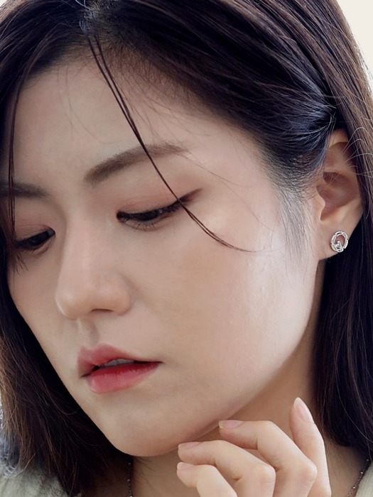 Amelie heart earring