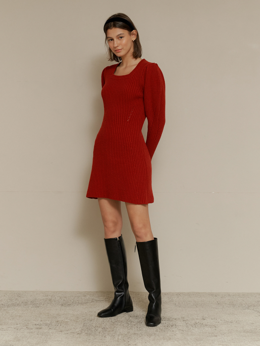 A RIBBED SQUARE NECK KNIT DRESS_RED