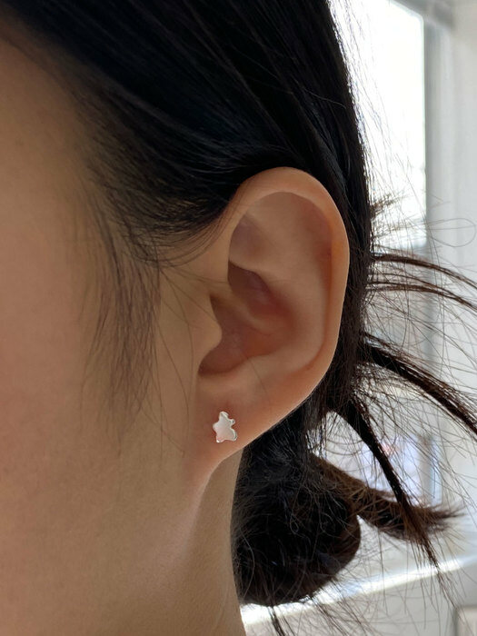 Mini Daisy Earring