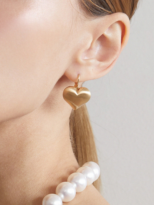 BIG HEART ONE TOUCH EARRINGS (2colors) AE223017