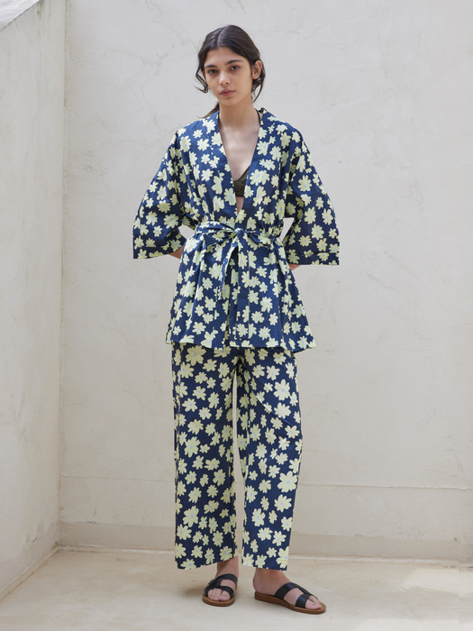 CLASSIC SHORT ROBE_daisy pattern