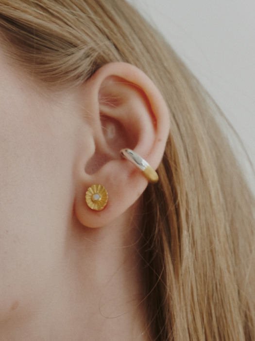 Horizon Gold Earring