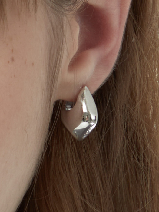FANTASY WATER BALL EARRING_SMALL SIZE (RHODIUM)