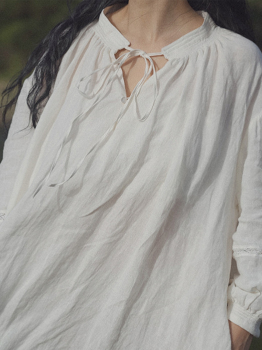 Claudel lace touch dress - warm white  클로델 레이스 터치 드레스 - 웜화이트