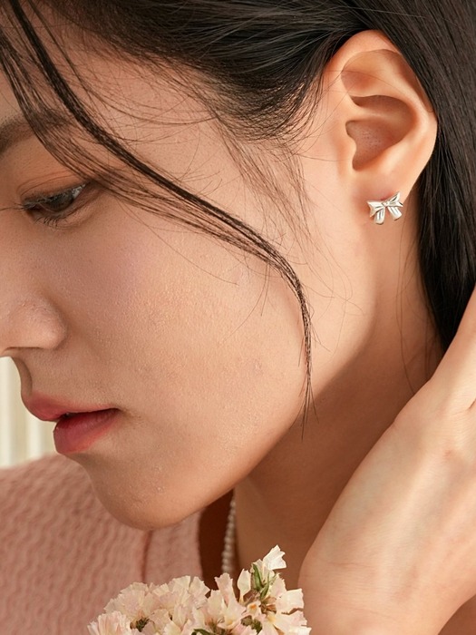 Heart ribbon earring