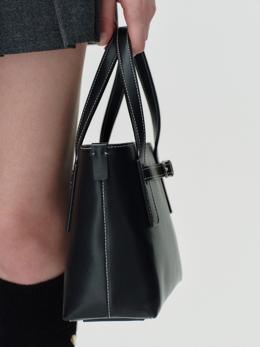 belted bag (tote) - black