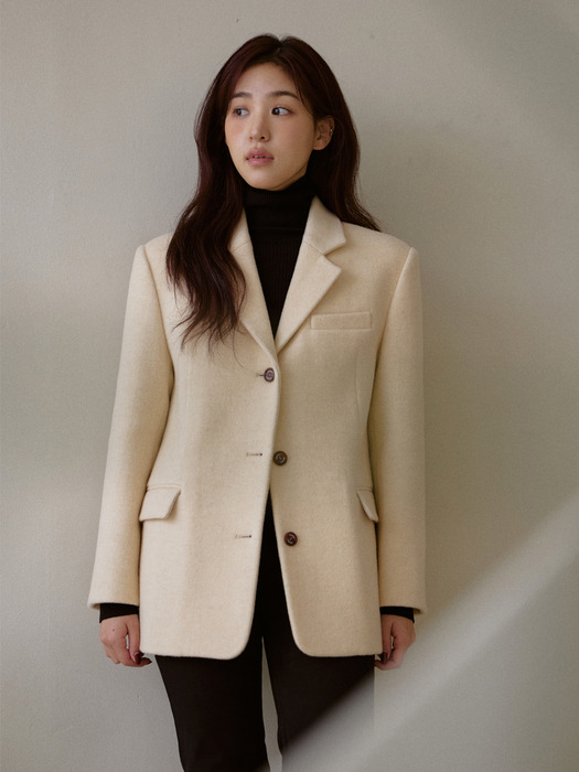 [단독]Aude Classic Jacket Butter