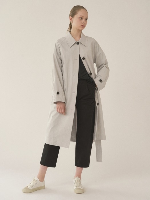 Single collar over coat in grey 