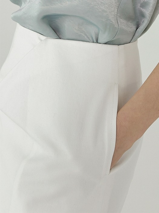 EMMA Side-Slit Mid Length Skirt(WHITE)