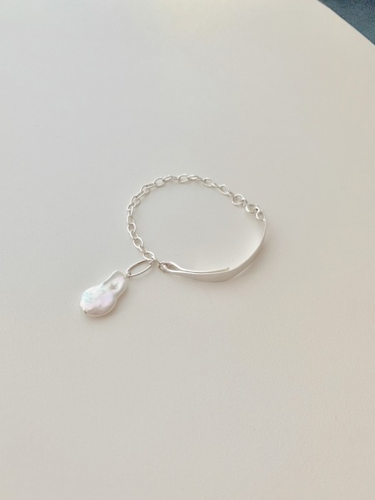 leaf bracelet (pearl)