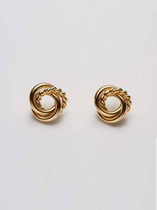 three string twisted post earring