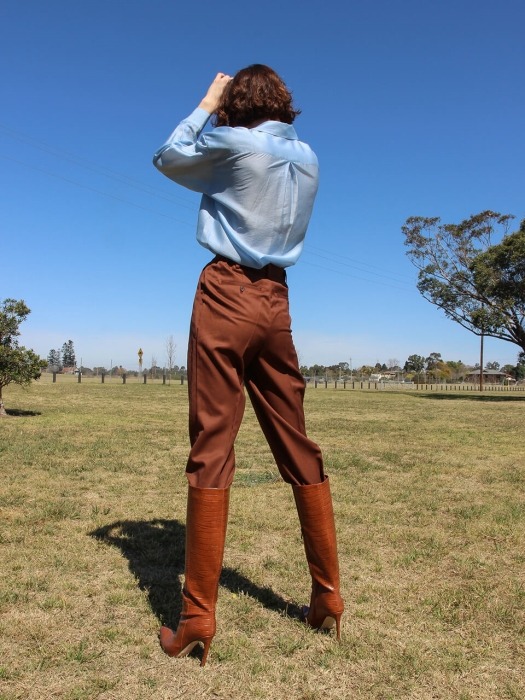 DARIA WOOL PLEAT TROUSERS - WALNUT