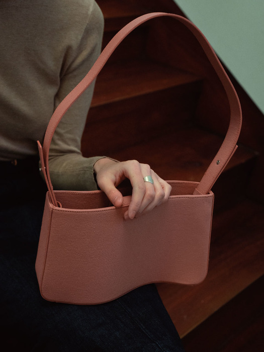 Curved Bag (Dusty Pink)