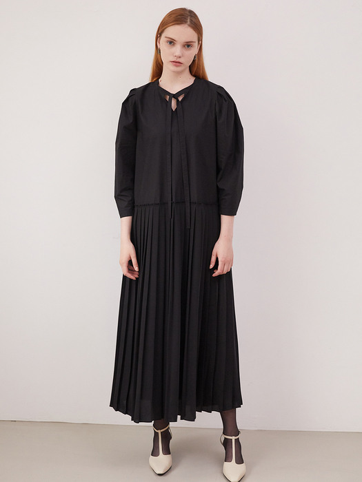Volume sleeve pleats dress - Black