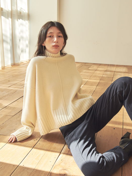 CASHMERE TURTLE NECK KNIT_IVORY