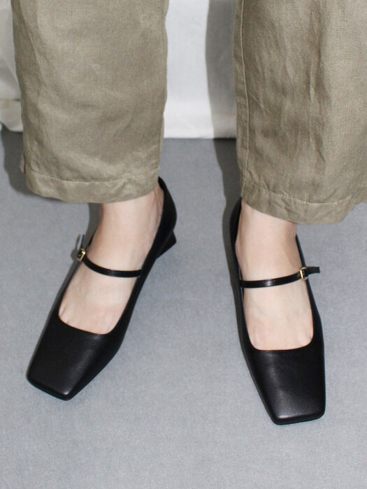 [리퍼브][235,245] SQUARE STRAP PUMPS 4cm M-IG-200901