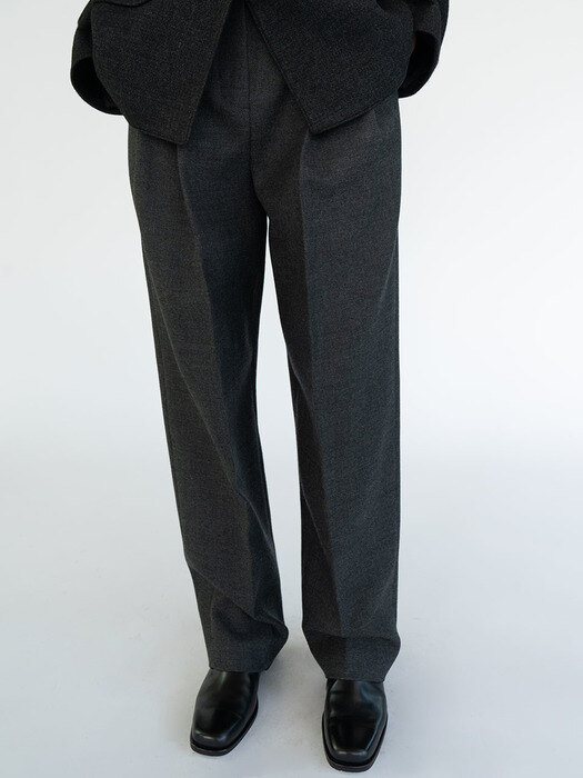 Pleated Wide Trousers / Charcoal