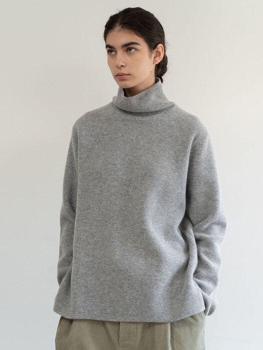 CO CASHMERE TURTLE NECK SWEATER_GREY