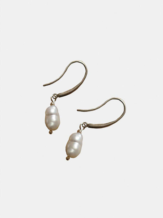 Baroque pearl silver earring