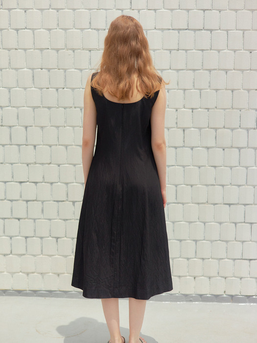 EYELET DETAIL SLEEVELESS MIDI ONEPIECE_BLACK