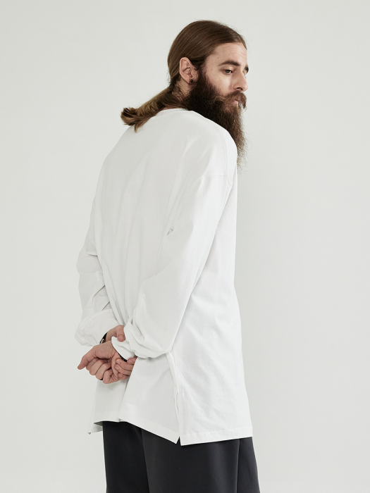 CB OVERFIT ROUND LONG SLEEVE  (WHITE)