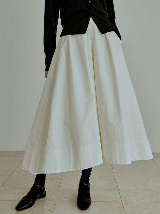 Wave flare skirt (ivory)