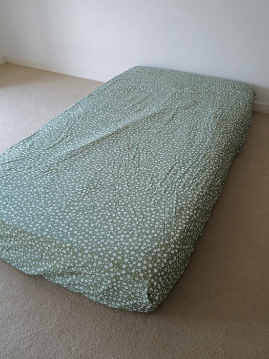 Green flower mattress cover