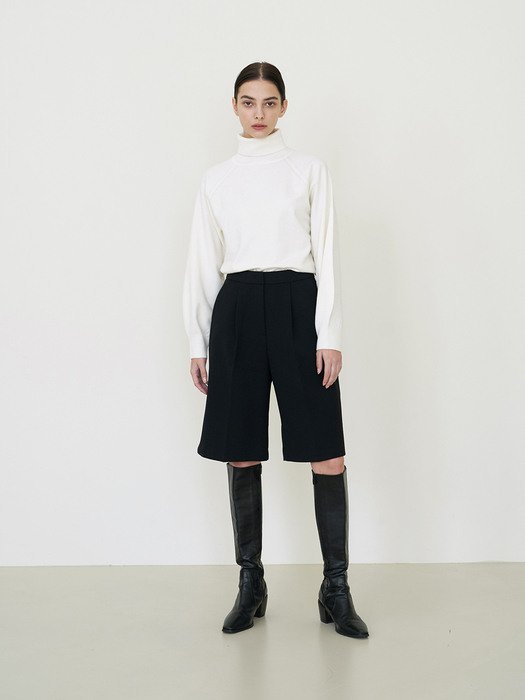 Wide-Leg Bermuda Shorts Black