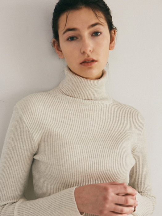 SLIM RIBBED TURTLENECK KNIT_OATMEAL