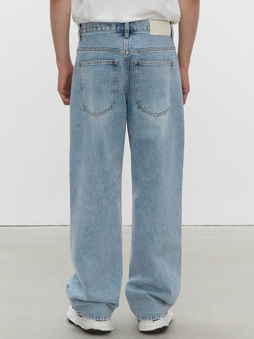 Deep Pleats Wide Jeans DCPT030LightBlue
