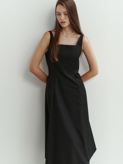 SLEEVELESS FLARE DRESS - BLACK