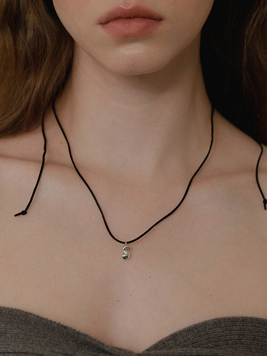 Mini Flow Initial String Necklace (BLACK)