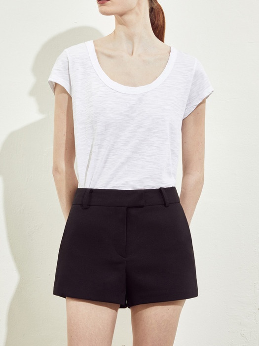 LOW WAIST SHORT PANTS_BLACK