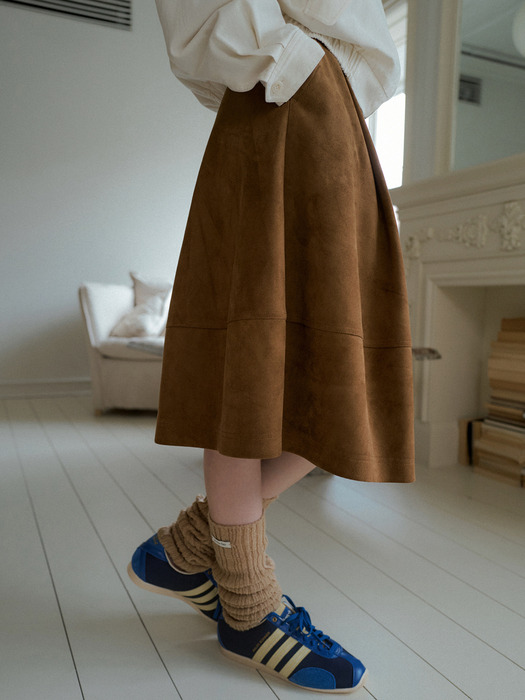 VOLUME SUEDE SKIRT_CAMEL