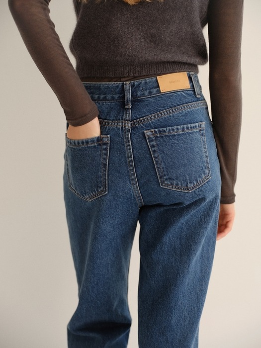 relaxed straight jeans (classic blue)