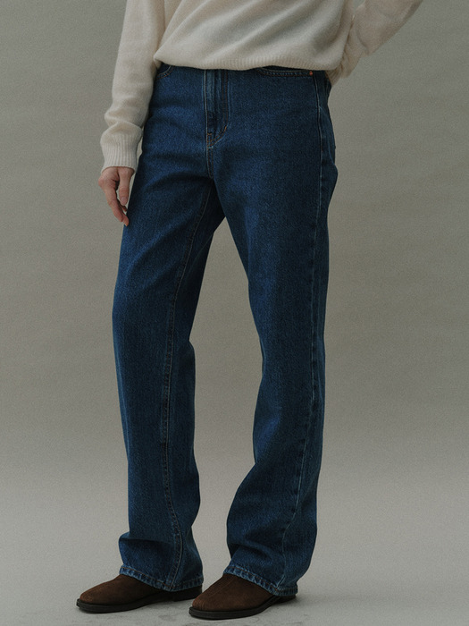 relaxed straight jeans (classic blue)