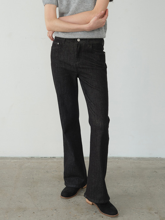 컴포터블 부츠컷 생지 데님 DARK DENIM