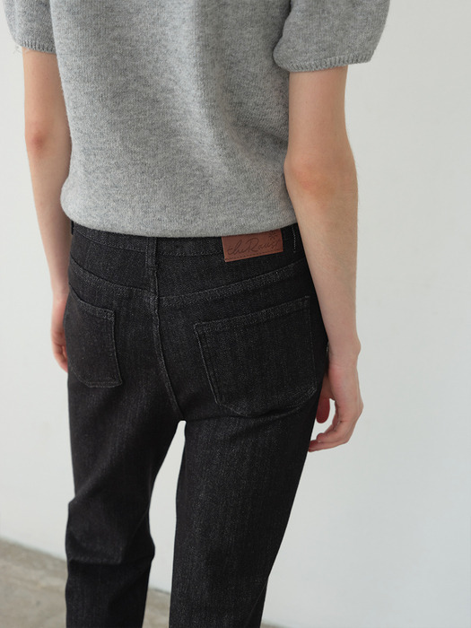 컴포터블 부츠컷 생지 데님 DARK DENIM