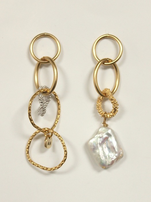 Vera pearl ``````drop`````` earring