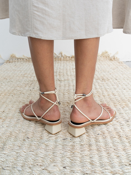 NEW ROPE SANDAL [C0S01 IV]