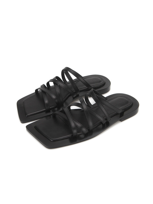 Wide square sole strappy sandals | Black