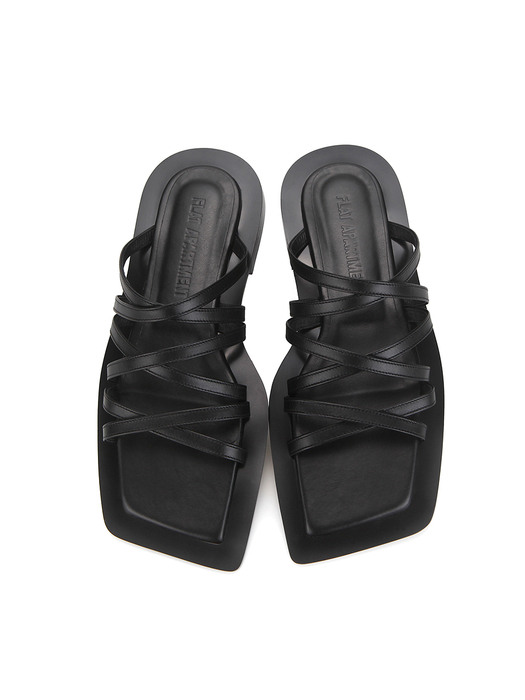 Wide square sole strappy sandals | Black