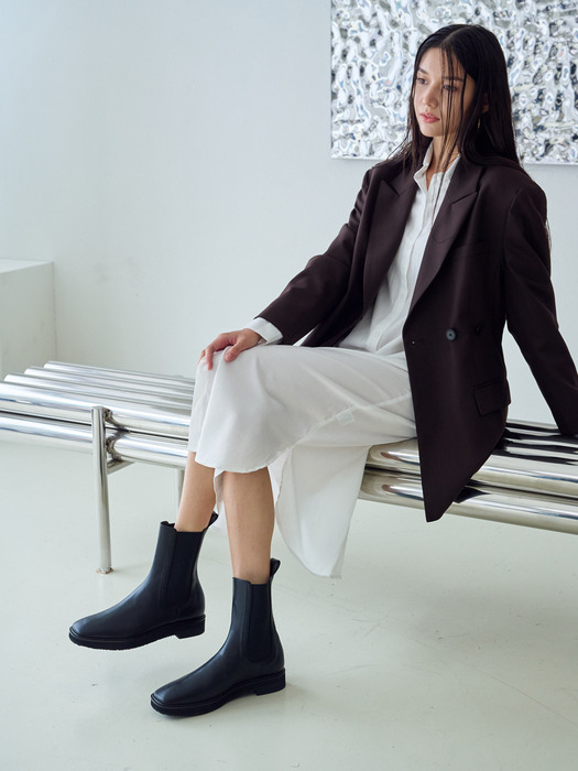 IS_1267 BK Square Chelsea Boots