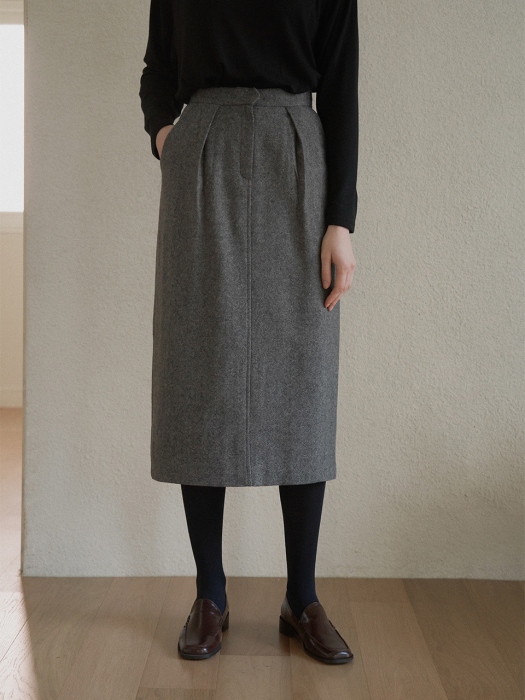 Plain wool skirt