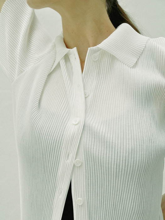 Wrinkled half shirt / White