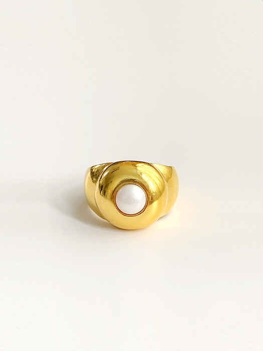 rosalie pearl gold ring 